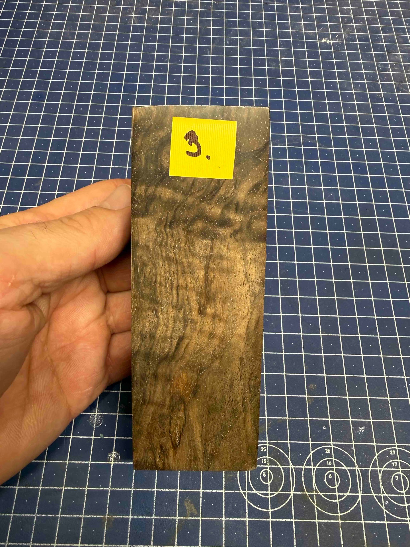 Stabilizované dřevo ořech